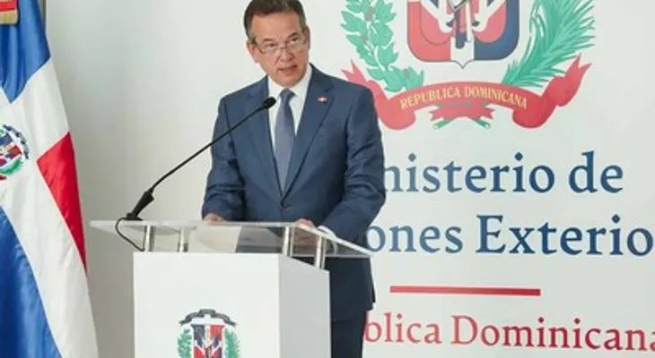 Canciller Bisonó inicia visita oficial a Canadá para ampliar cooperación y comercio bilateral