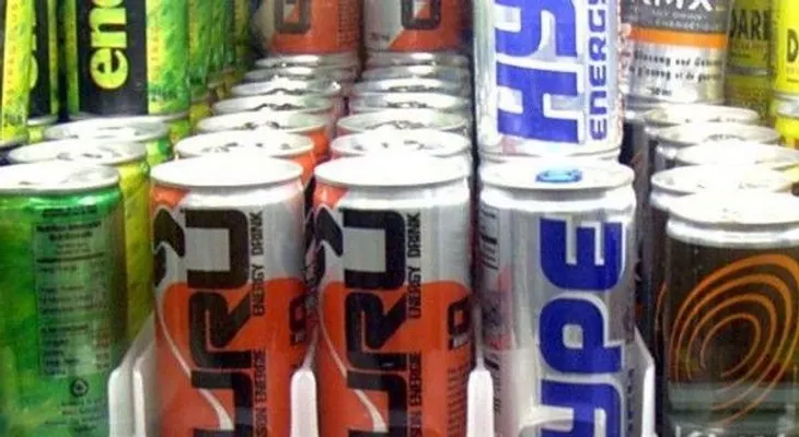 El consumo de bebidas energéticas eleva la presión arterial, según estudio