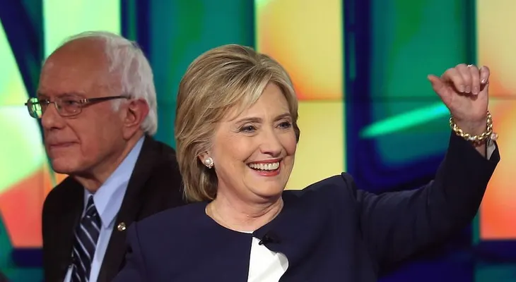 Exrepresentante Gaby Giffords, quien recibió un disparo hace 5 años, apoya a Hillary Clinton