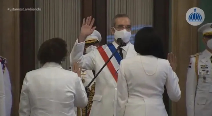 Abinader le dice a Miriam y a Berenice, que solo deben seguir las instrucciones de la Constitución 
