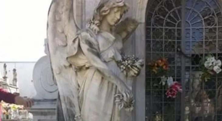 Una "fantasma" de un niño y 900 mil dólares: la historia que paraliza a Uruguay