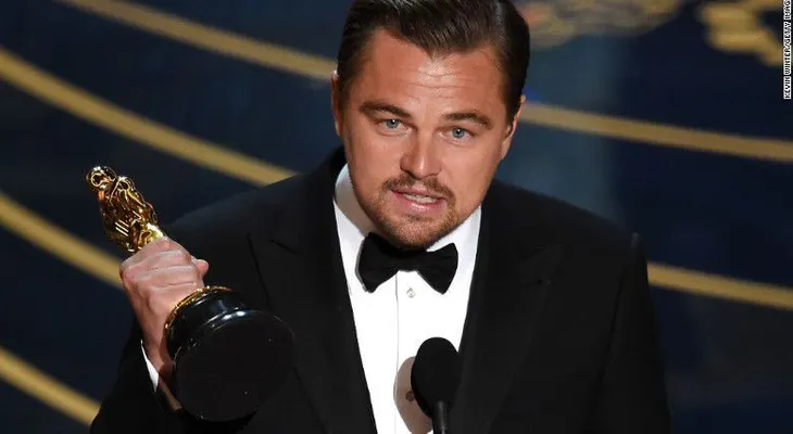 La celebración del Oscar no detiene a DiCaprio en su activismo para proteger el planeta