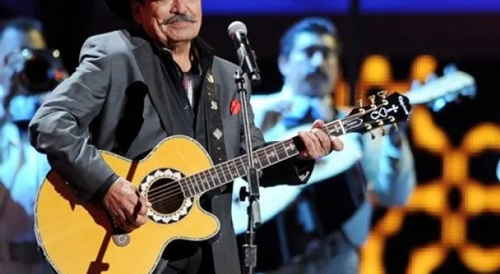 Joan Sebastian sucumbe a su larga lucha contra el cáncer 