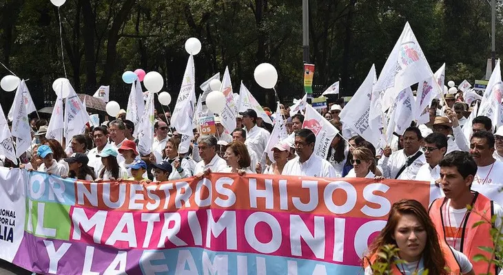 El papa da su apoyo a los grupos que se oponen al matrimonio gay en México