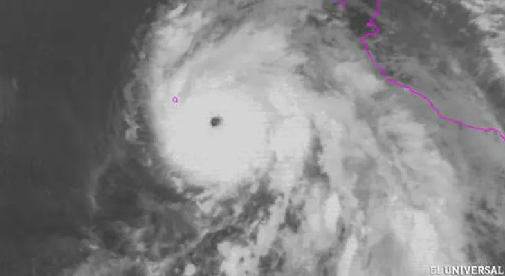 Huracán Dolores alcanza la categoría 4 en paralelo a la costa oeste mexicana