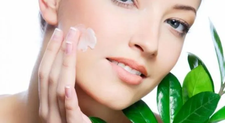 Mascarillas naturales para acabar con el brillo facial