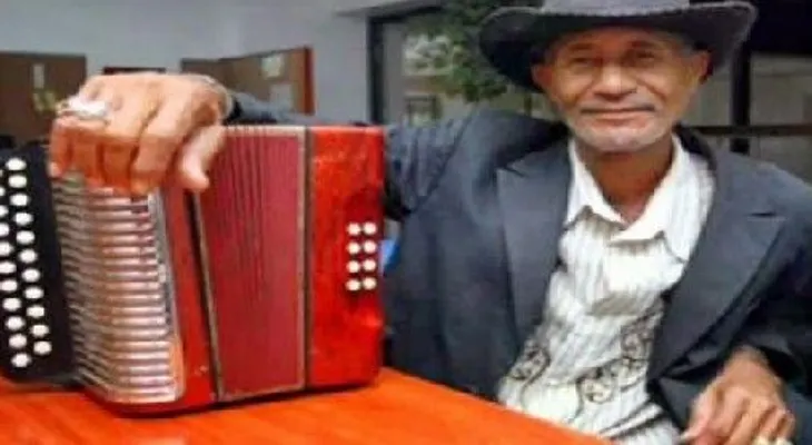 Condenan en NY gobierno anunciara ayuda para enterrar "General Larguito"