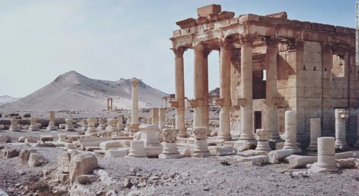 ISIS destruye el Arco del Triunfo de Palmira