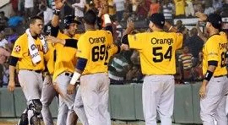 Aguilas dan "primer picotazo" al vencer 4-3 al Licey en Serie Final