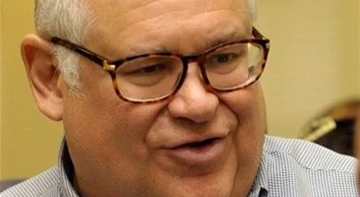 Juez se declara incompetente conocer habeas de Álvarez Renta, quien acude a tribunal en camilla