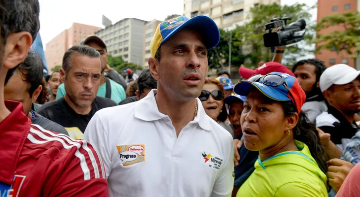 Capriles denuncia que le impidieron viajar a Nueva York
