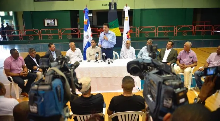 David Collado anuncia aporte de RD$1.6 millones a franquicias Baloncesto Superior