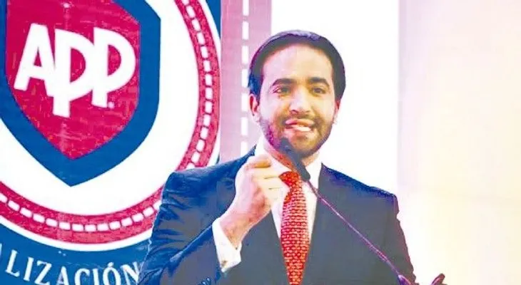 Experto resalta internet cambia actividad política 