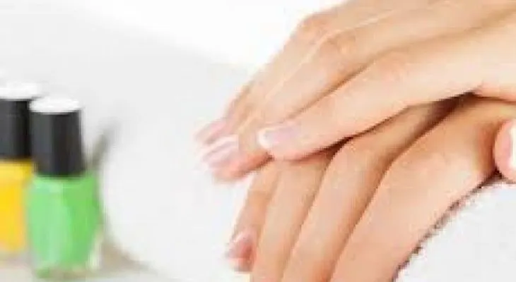 ¿Qué tan saludable es pintarse las uñas?