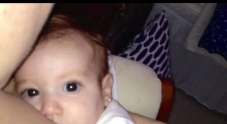 Miralba Ruiz publica foto amamantando su bebé, en apoyo a Laura Castellanos