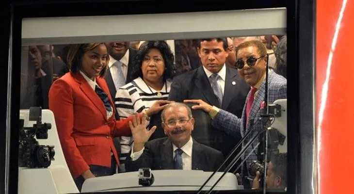Medina condujo primer viaje de la Línea 2B del Metro
