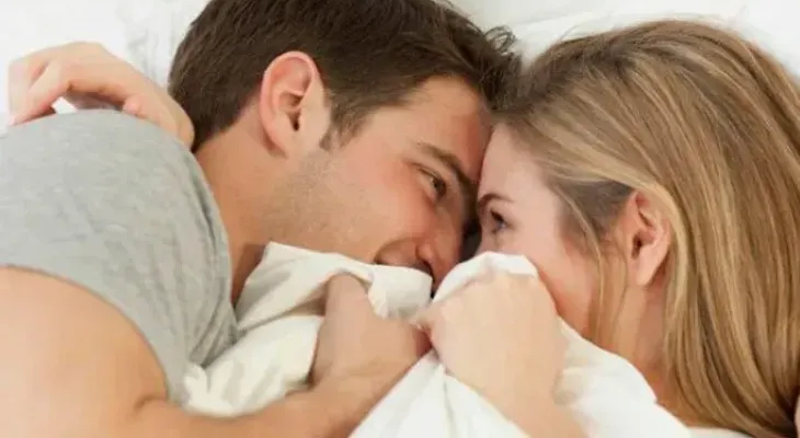 Las piedras en los riñones se pueden expulsar teniendo relaciones sexuales, según estudio