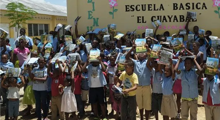Fundación de Estrella  y Cemento PANAM entregan útiles escolares  en comunidades de Los Llanos  