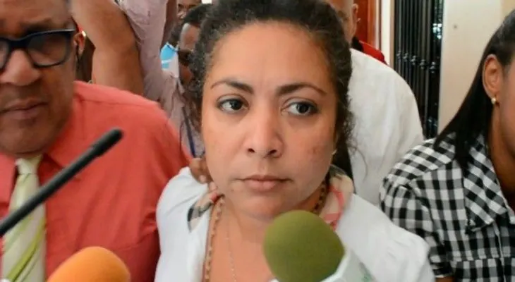 Abogado de Marlyn Martínez denuncia presunta extorsión ante Procurador