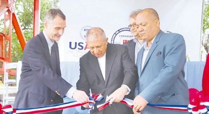 Inauguran obras en comunidades cerca del Yaque 