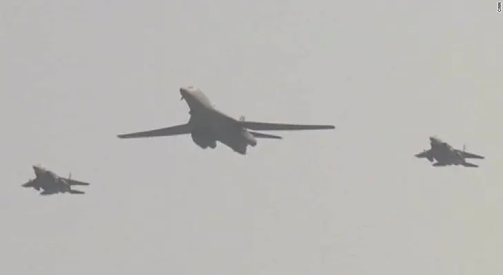 Pyongyang se mofa de los vuelos de bombarderos de EE.UU. y lanza una advertencia
