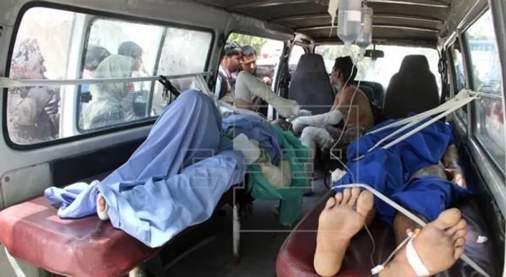 Decenas de muertos por choque de autobús contra camión cisterna en el sur Afganistán