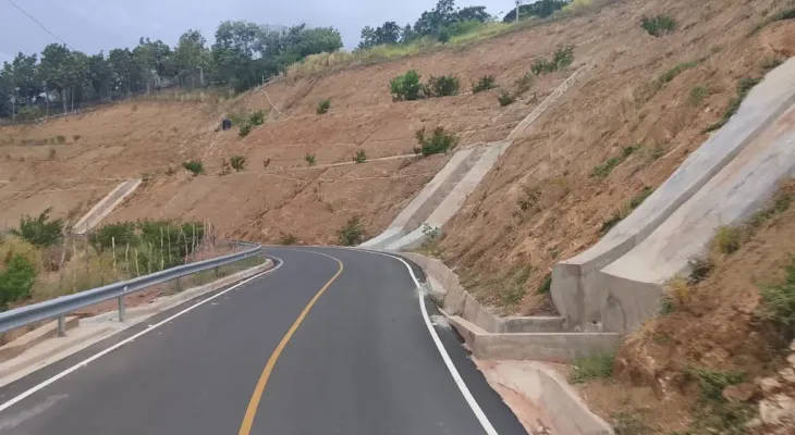 Abinader inaugura carretera El Rubio-Los Corocitos en Santiago, construida por EGEHID
