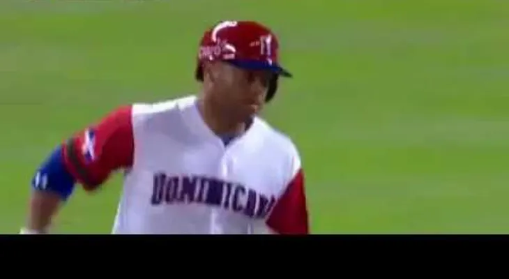 Cuadrangular de Wellington Castillo en el Clásico Mundial
