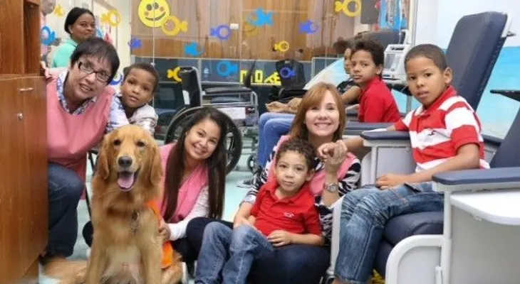 Plaza de la Salud inicia programa con uso de perros en terapias