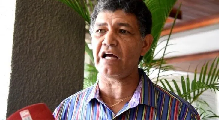 Alcalde Francisco Peña: Mercado de las Pulgas no puede seguir operando;  dice las ropas usadas transmiten enfermedades