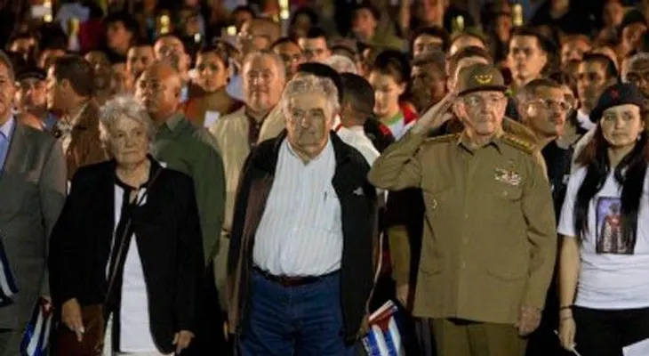 Fernández y Mujica participan en acto por Martí