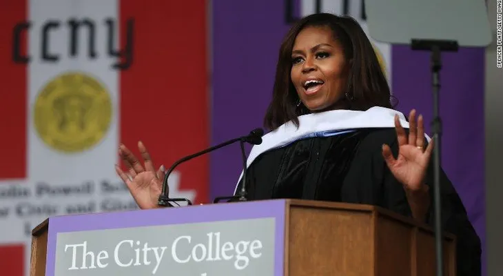 Michelle Obama critica a Trump: en EE.UU. 'no construimos muros'