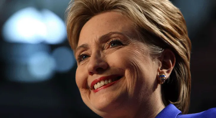 Hillary Clinton rendirá homenaje al diseñador dominicano Oscar de la Renta