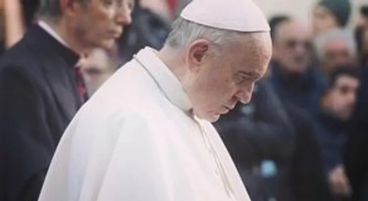 El papa Francisco cita a las madres que lloran por hijos sepultados por la corrupción