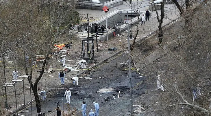 Erdogan se compromete a "arrodillar" a los terroristas, tras el atentado en Ankara
