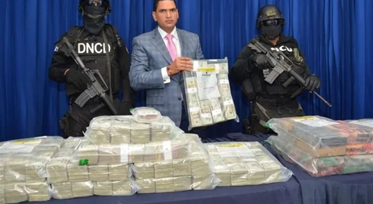Autoridades decomisan 6 paquetes de drogas en el puerto de Haina