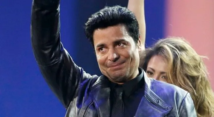 Chayanne lanza nuevo CD mientras convive con dolor 