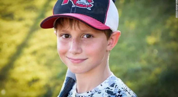 Policía investiga la muerte de un niño de 10 años en el tobogán más alto del mundo