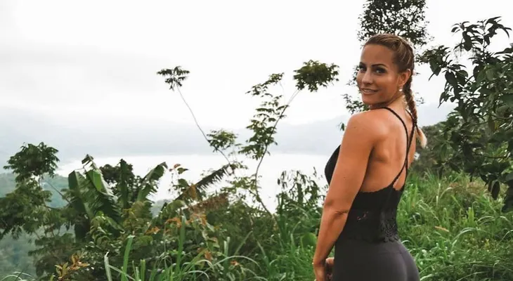 Una reina del fitness de Instagram murió haciendo crema chantilly con un sifón