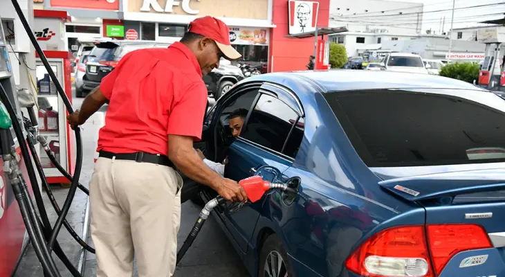 Gobierno dominicano sube precios de gasolina y gasoil y mantiene congelado el GLP