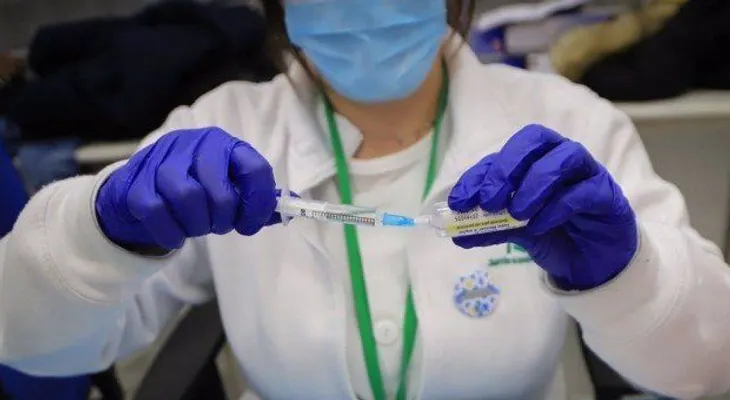 Detectan "flurona", la nueva enfermedad de coronavirus y gripe a la vez 