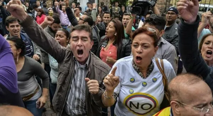 El Mundo sorprendido y Colombia impactada: El "No" ganó el plebiscito y se cae acuerdo de paz con las FARC