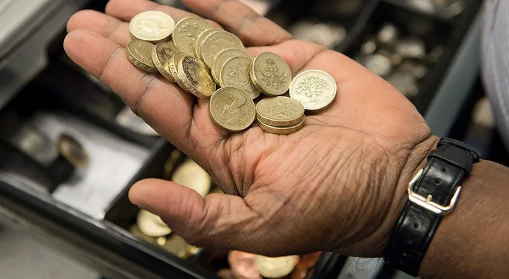 Así será la nueva moneda de una libra de Reino Unido