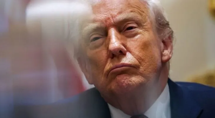 Irán llama a Trump «esquizofrénico» por sus declaraciones sobre el estrecho de Ormuz y rechaza sanciones de EE.UU.