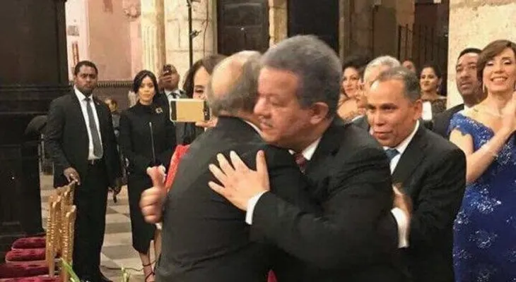 El abrazo de Judas o señal de arrepentimiento de Danilo hacia Leonel.