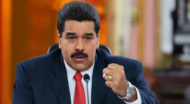 Maduro dice que Estados Unidos trata de asfixiar la economía venezolana