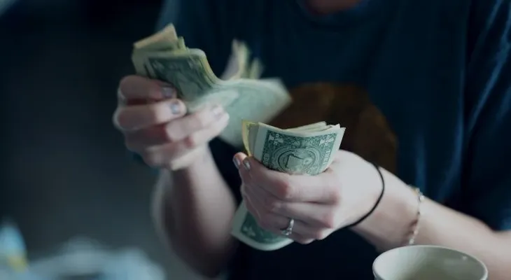 Esta es la forma que influye el dinero en tu relación de pareja