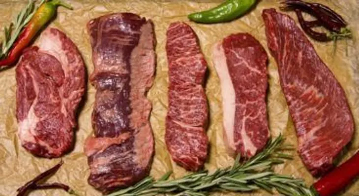 Una nueva dieta de moda de comer solo carne, conlleva serios peligros para la salud