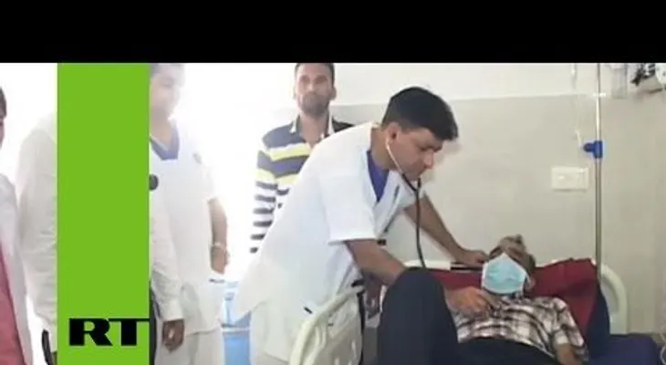 Fue al hospital por un dolor abdominal y esto fue lo que le hallaron (VIDEO)
