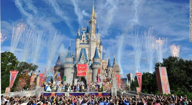 Disney, Sea World y Universal empiezan a usar detectores de metales en sus parques